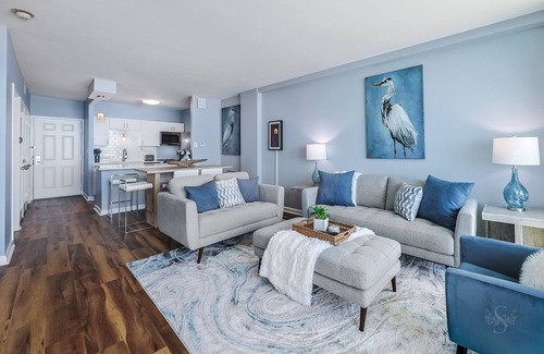 Beachtown Condo | The Sea Spot at The Galvestonian-Private Balcony-Beachfront-Heated Pool!