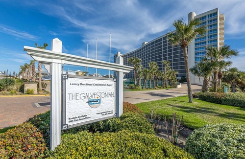 Beachtown Condo | The Sea Spot at The Galvestonian-Private Balcony-Beachfront-Heated Pool!