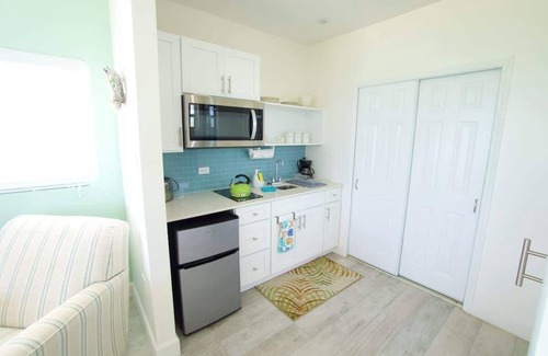 Colliers Bay Condo | The Sea Spray Oceanfront Studio Cottage in East End