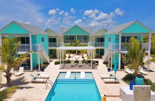 Colliers Bay Condo | The Sea Spray Oceanfront Studio Cottage in East End