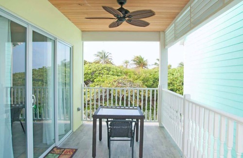 Colliers Bay Condo | The Sea Spray Oceanfront Studio Cottage in East End
