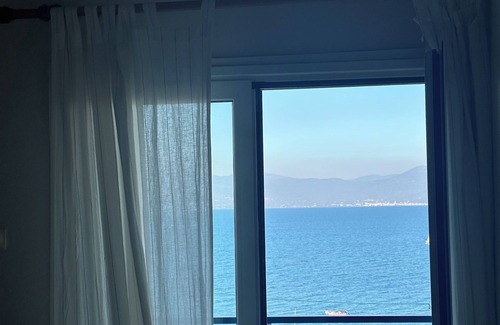 Oropos Apartment | The Sea View Apartment
