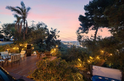 Mission Valley East House | The SeaBarn: Stargazing Hot Tub & Vista Views