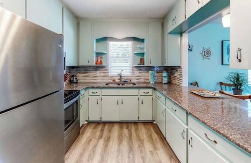 Laurel House | The Seahorse