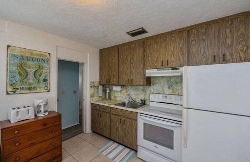 Holmes Beach House | The Seashell. Private Home #54561 3 Bedrooms 2 Bathrooms Home