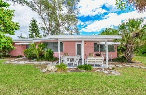 Holmes Beach House | The Seashell. Private Home #54561 3 Bedrooms 2 Bathrooms Home