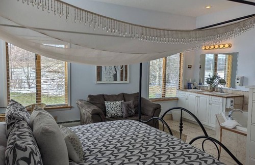 Edinboro Bed & Breakfast | The Seasons Inn at Nicks Place