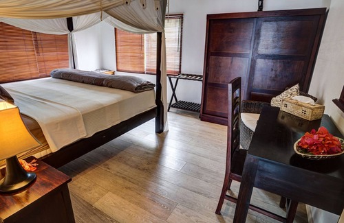 Nuku'alofa Cabin | The Seaview Lodge