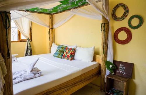 Moshi Bed & Breakfast | The Secret Garden Hotel
