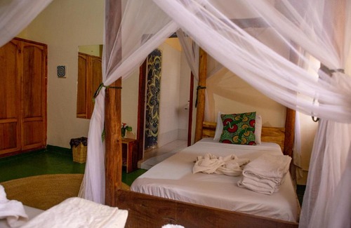 Moshi Bed & Breakfast | The Secret Garden Hotel