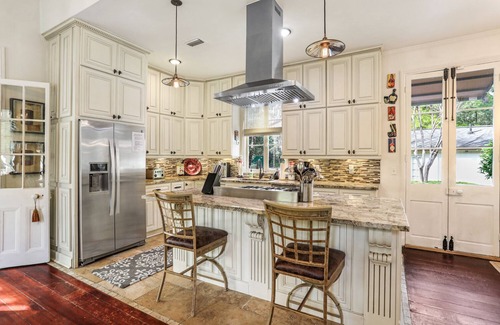 Covington House | The Secret Garden Is Located In Covington, Louisiana. Truly One of a kind home!