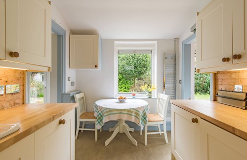 Martin Apartment | The Secret Garden, Kingsdown