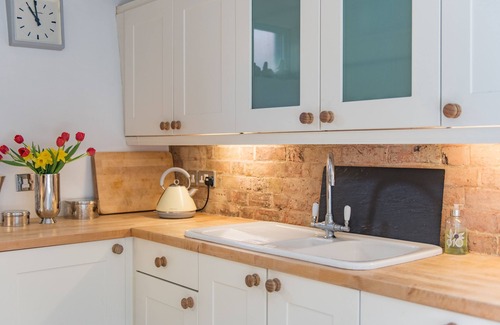 Martin Apartment | The Secret Garden, Kingsdown