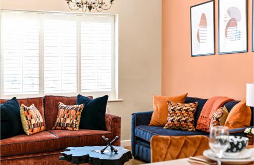 Knaphill Apartment | The Secret Lake House