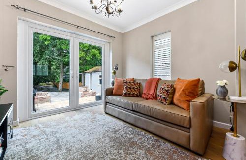 Knaphill Apartment | The Secret Lake House