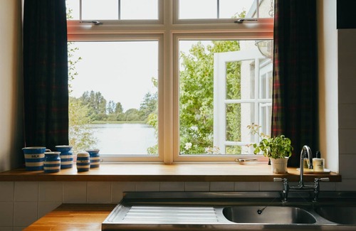 Elgin Villa | The Secret Loch - Six Bedroom Villa, Sleeps 12