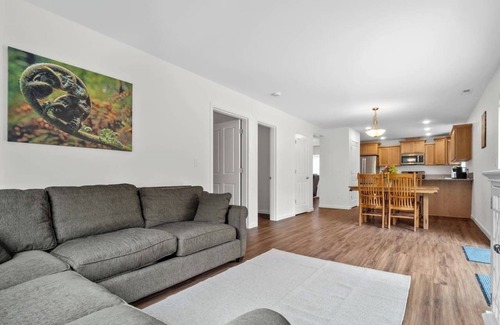 Olympia House | The Sequoia: New! 4bd w/Soak Tub & Sauna Olympia