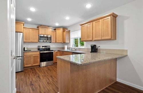 Olympia House | The Sequoia: New! 4bd w/Soak Tub & Sauna Olympia