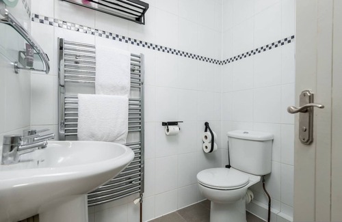 Hurley House | The Set - Room With En-suite