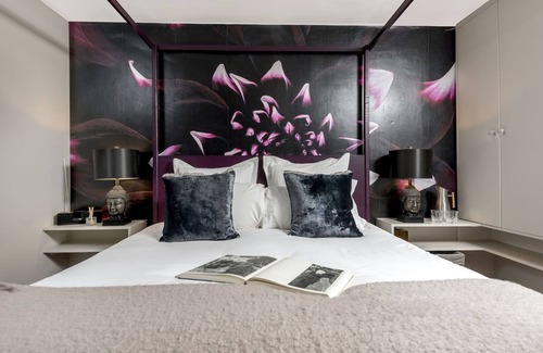 Hurley House | The Set - Room With En-suite