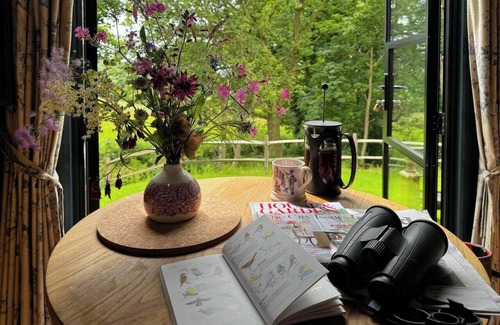 Lupton House | The Sett, a Stunning Shepherd’s Hut & Hot Tub