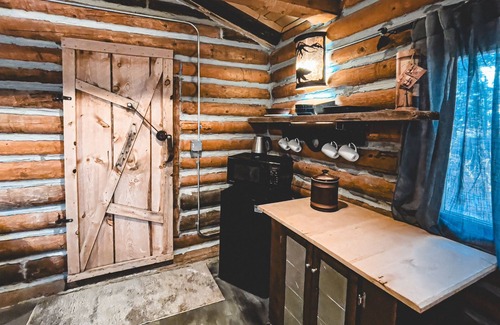 Monticello Cabin | The Settlers Cabin Retreat