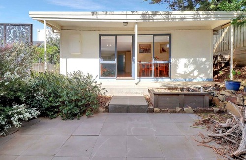 Ocean Grove Apartment | The Shack I 100m to Beach