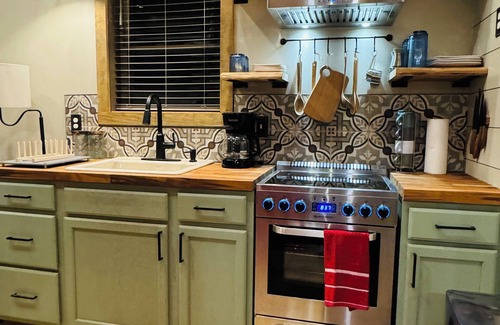 Boonville Cottage | “The Shack” on Farmers Creek. Tree house Tiny house