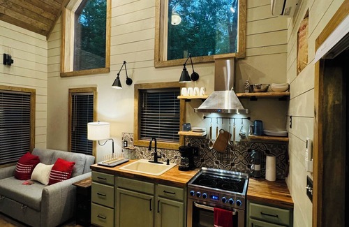 Boonville Cottage | “The Shack” on Farmers Creek. Tree house Tiny house