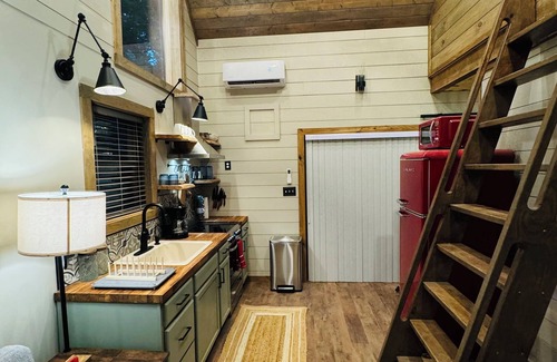 Boonville Cottage | “The Shack” on Farmers Creek. Tree house Tiny house