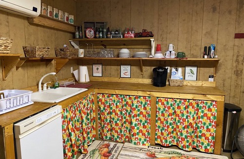 Horse Cave House | The Shack on Shortcut private Barndominium