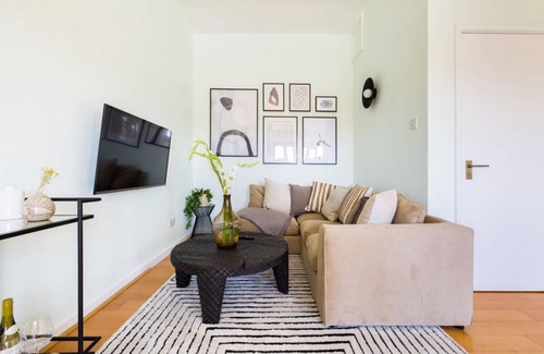 Wapping House | The Shadwell Secret - Contemporary 4BDR House