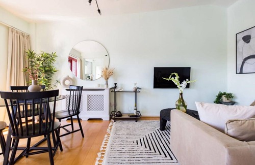 Wapping House | The Shadwell Secret - Contemporary 4BDR House