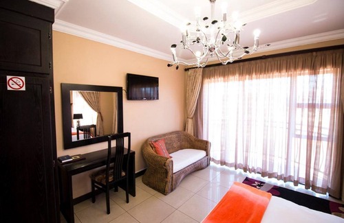 Polokwane Cabin | The Shamrock Lodge