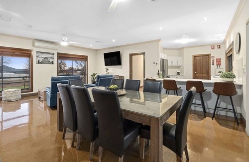 Paringa House | The Shamrock Luxury Retreat