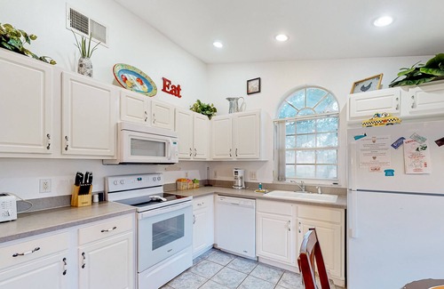 Indian Point House | The Shamrock Villa | House in Kissimmee with pool, game room, central AC, & W/D