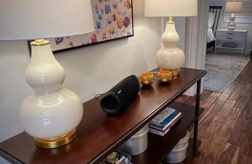Douglas Villa | The Sharlene-walking distance to Downtown Douglas