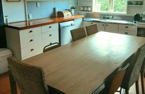 Taupo Bay House | The Shearer's Quarters - Taupo Bay