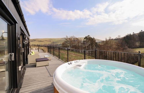 Oswestry Cottage | THE SHEEP SHED, family friendly in Llanrhaeadr-Ym-Mochnant