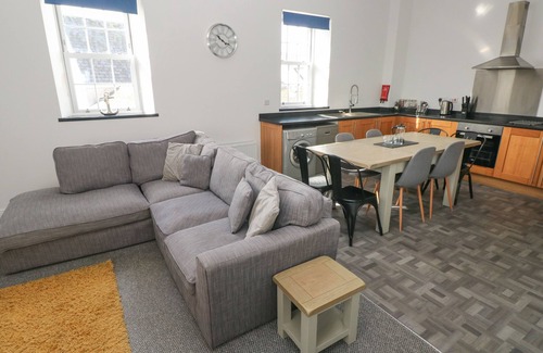 Tenby Cottage | THE SHELL AT THE HIDEAWAY, family friendly in Tenby