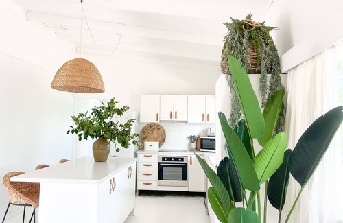 Woorim Villa | The Shell House - a beach romance