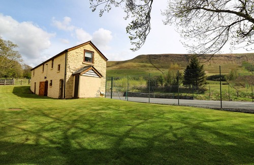 Brecon Cottage | THE SHEPHERD'S BOTHY ON BLAENBRYNICH FARM in Sennybridge