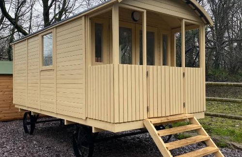 Bridgend Other | The Shepherd's Hut @ Pandy Farm