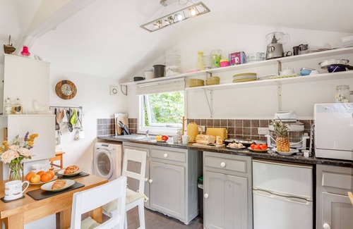 Aberdovey Cottage | THE SHEPHERD'S HUT, romantic, country holiday cottage in Aberdovey