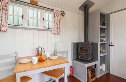 Nettleton House | The Shepherds Hut