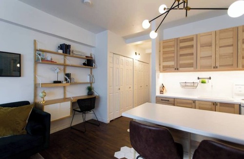 Milton Park Apartment | The Sherbrooke Suite 103