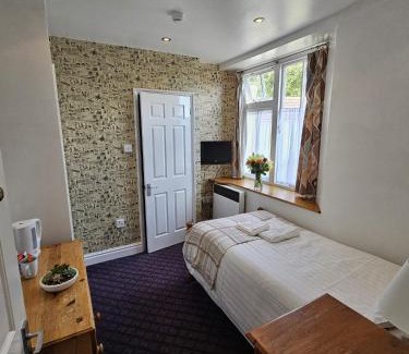 Oundle Hotel | The Ship Inn