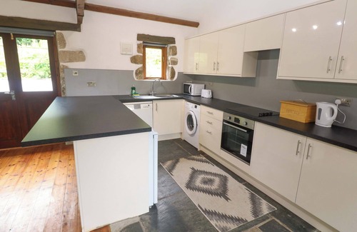 Rosudgeon Cottage | THE SHIPPEN, pet friendly, character holiday cottage in Rosudgeon
