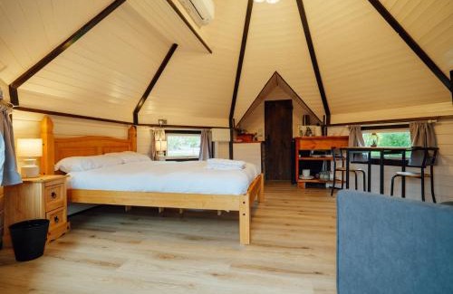 Ombersley Cabin | The Shire Pod