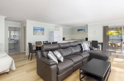 Nelson Bay House | The Shoalbar-walk to 2 Beaches
